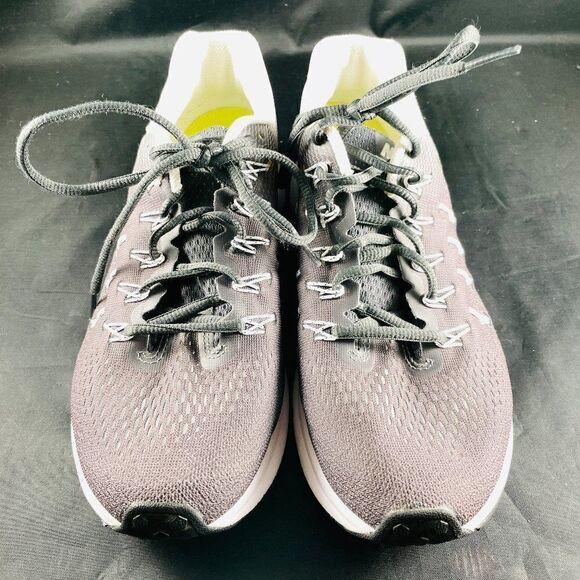 EXCELLENT Condition NIKE Air Zoom Pegasus 33 Grey White Black Womens 9.5 US 41 - Picture 4 of 7